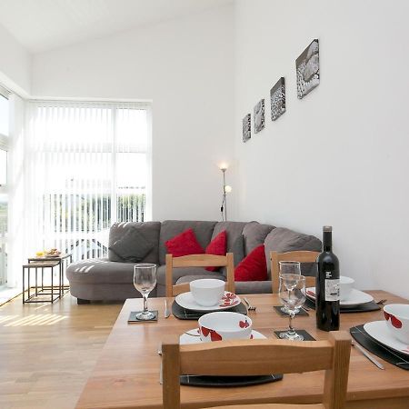 Pass The Keys 2 Bed Sea View Apartment With Balcony Parking Benllech Exterior foto