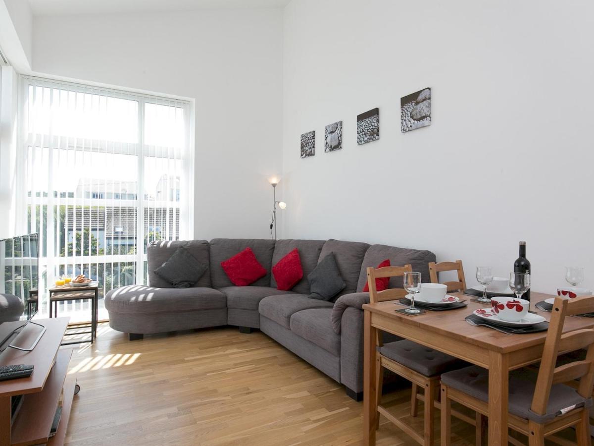 Pass The Keys 2 Bed Sea View Apartment With Balcony Parking Benllech Exterior foto