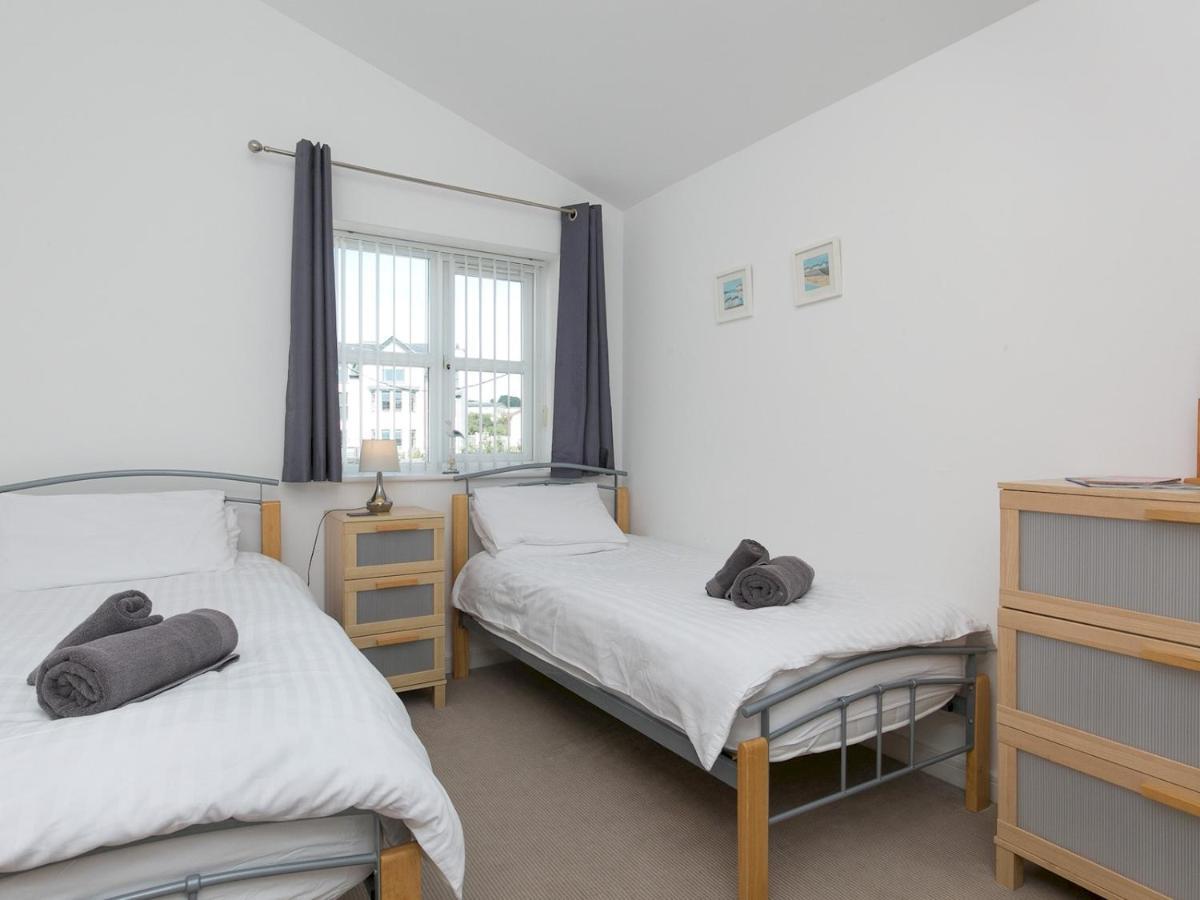 Pass The Keys 2 Bed Sea View Apartment With Balcony Parking Benllech Exterior foto