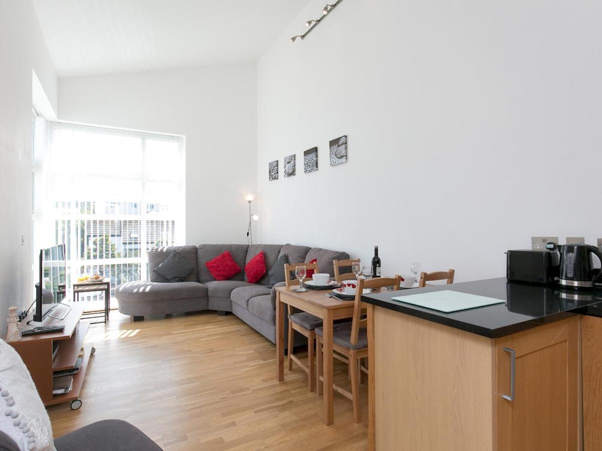 Pass The Keys 2 Bed Sea View Apartment With Balcony Parking Benllech Exterior foto
