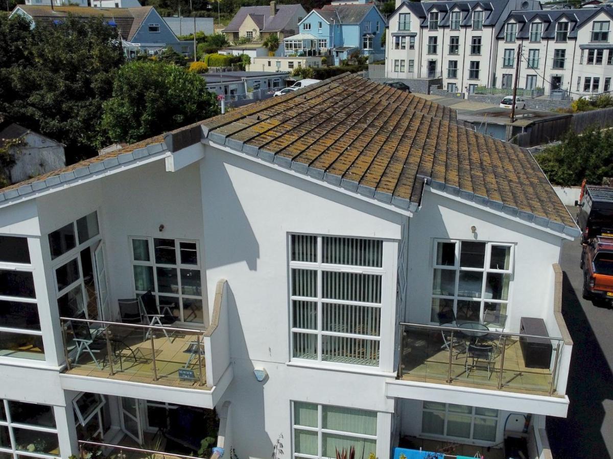 Pass The Keys 2 Bed Sea View Apartment With Balcony Parking Benllech Exterior foto